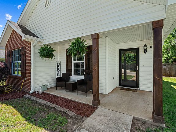 3rd image of 111 Brandonshire Ln
