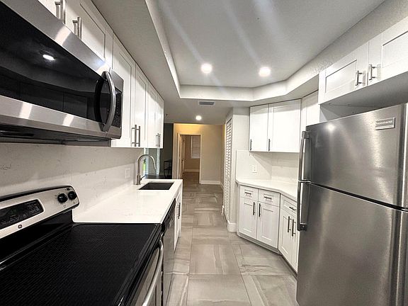 5th image of 765 SW 148th Avenue #1201