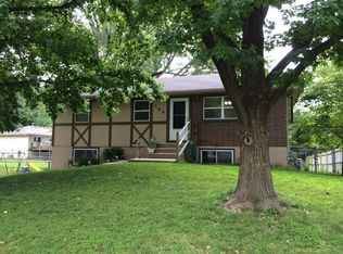 104 SE Westminister Rd, Blue Springs, MO 64014