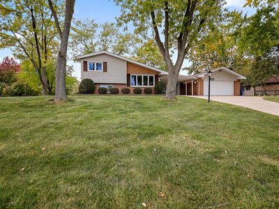 9010 S 84th Ave, Hickory Hills, IL, 60457