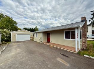 611 3rd St, Steilacoom, WA 98388