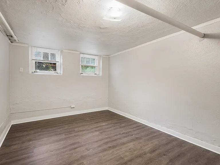 East Evans Apartments — Photo 12
