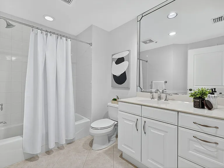 2nd Bathroom