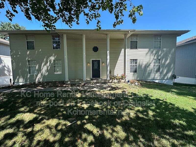1st image of 211 NW Barr Rd #C