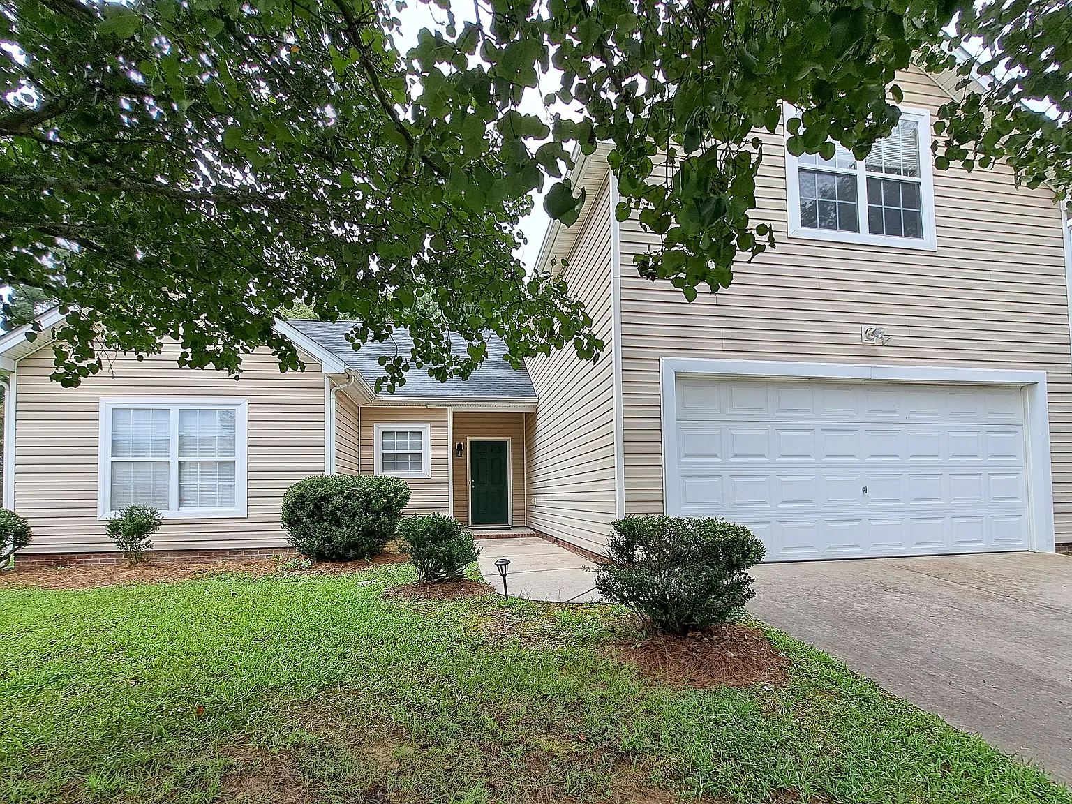 4 bed, 1517 sqft, $1,950 — Photo 1