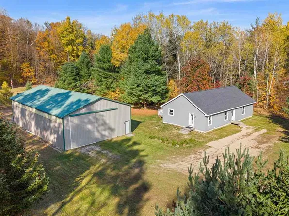 2115 Pleasant Valley Rd, Boyne City, MI 49712