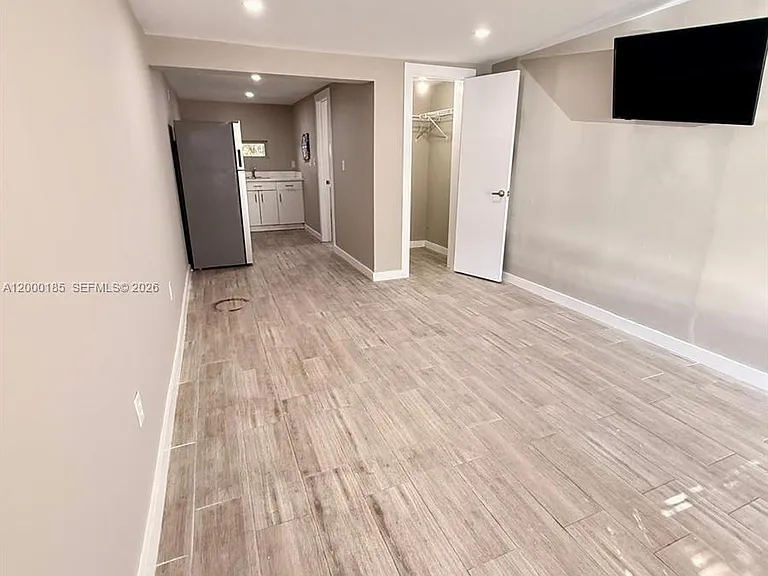 1151 NE 18th St #2 — Photo 4