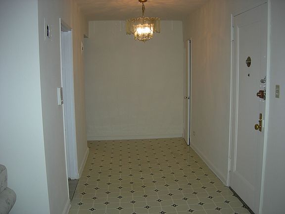 dinette/foyer