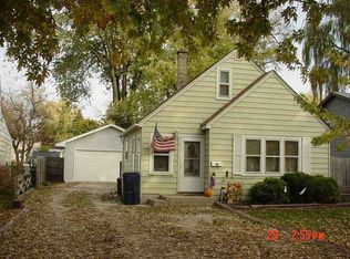 123 Kenwood Dr, Round Lake Park, IL