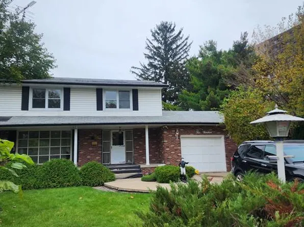 200 Genevieve Ave, Windsor, ON N8S 3V4