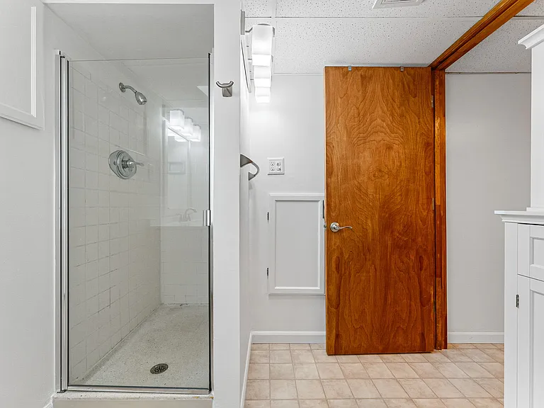 249 S Buchanan Ave — Photo 46