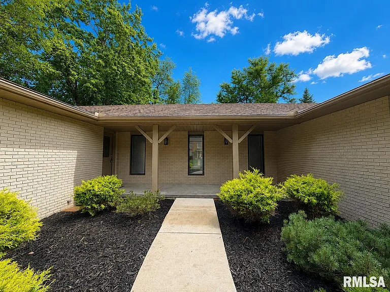 122 W Morningside Dr — Photo 4