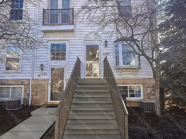 1183 Freesia Ct, Ann Arbor, MI 48105