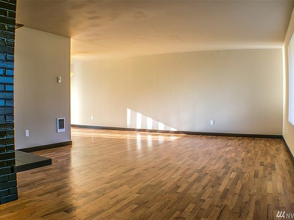 2nd image of 1915 Park Ave