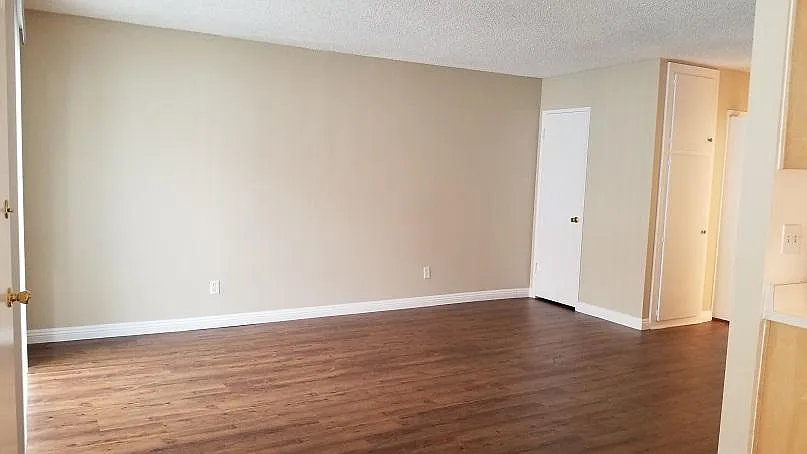 Building Photo - 22718 Maple Ave #4