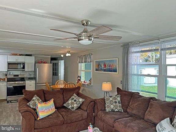 5th image of 23398 Dogwood Ct #C-11