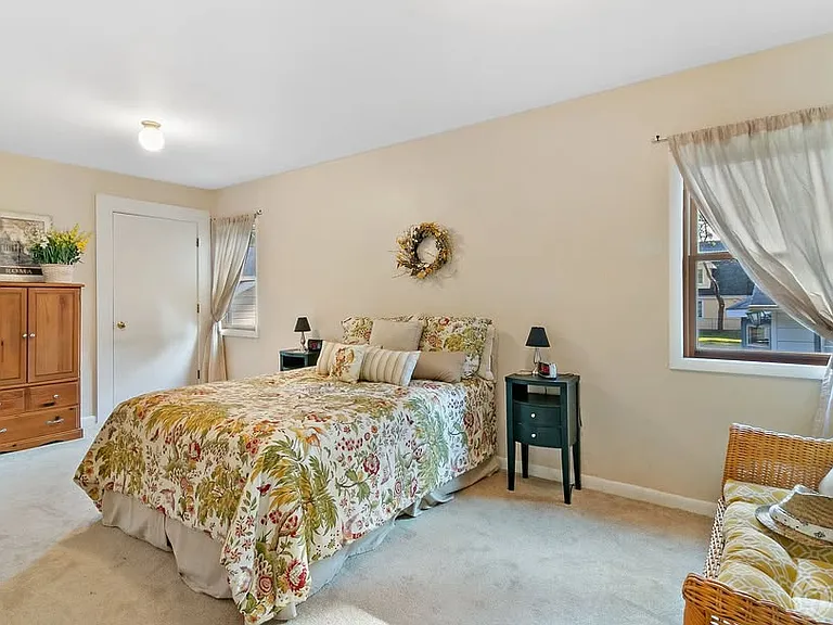 1904 River Terrace Dr — Photo 8