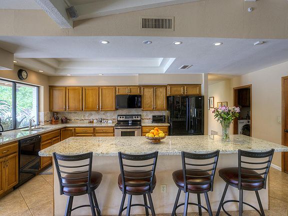 5th image of 5219 E Poinsettia Dr