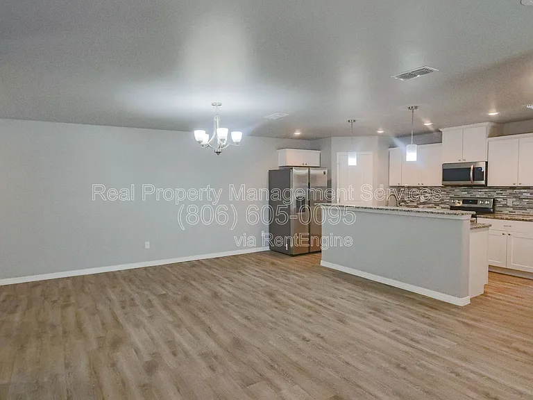 1306 N Clinton Ave #B — Photo 3