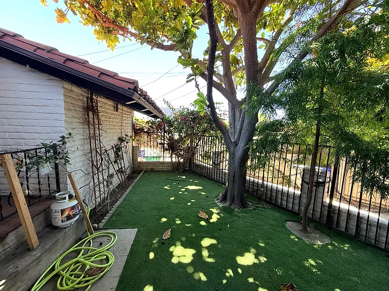 525 Midway St — Photo 4
