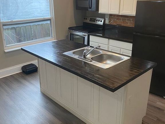 3rd image of 27 Hawkes Ave