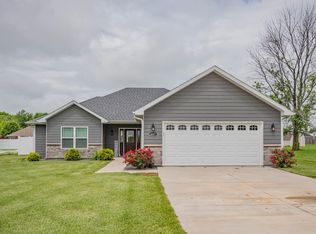 1807 S Morley St, Moberly, MO 65270