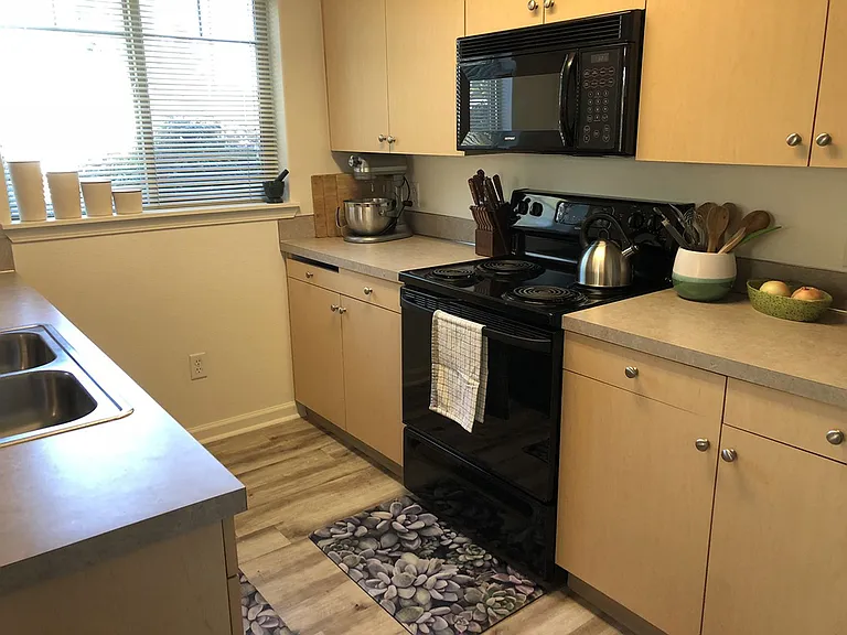 Falcon Ridge Apartments — Photo 17