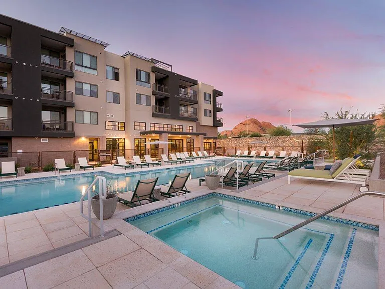 Scottsdale Entrada — Photo 2