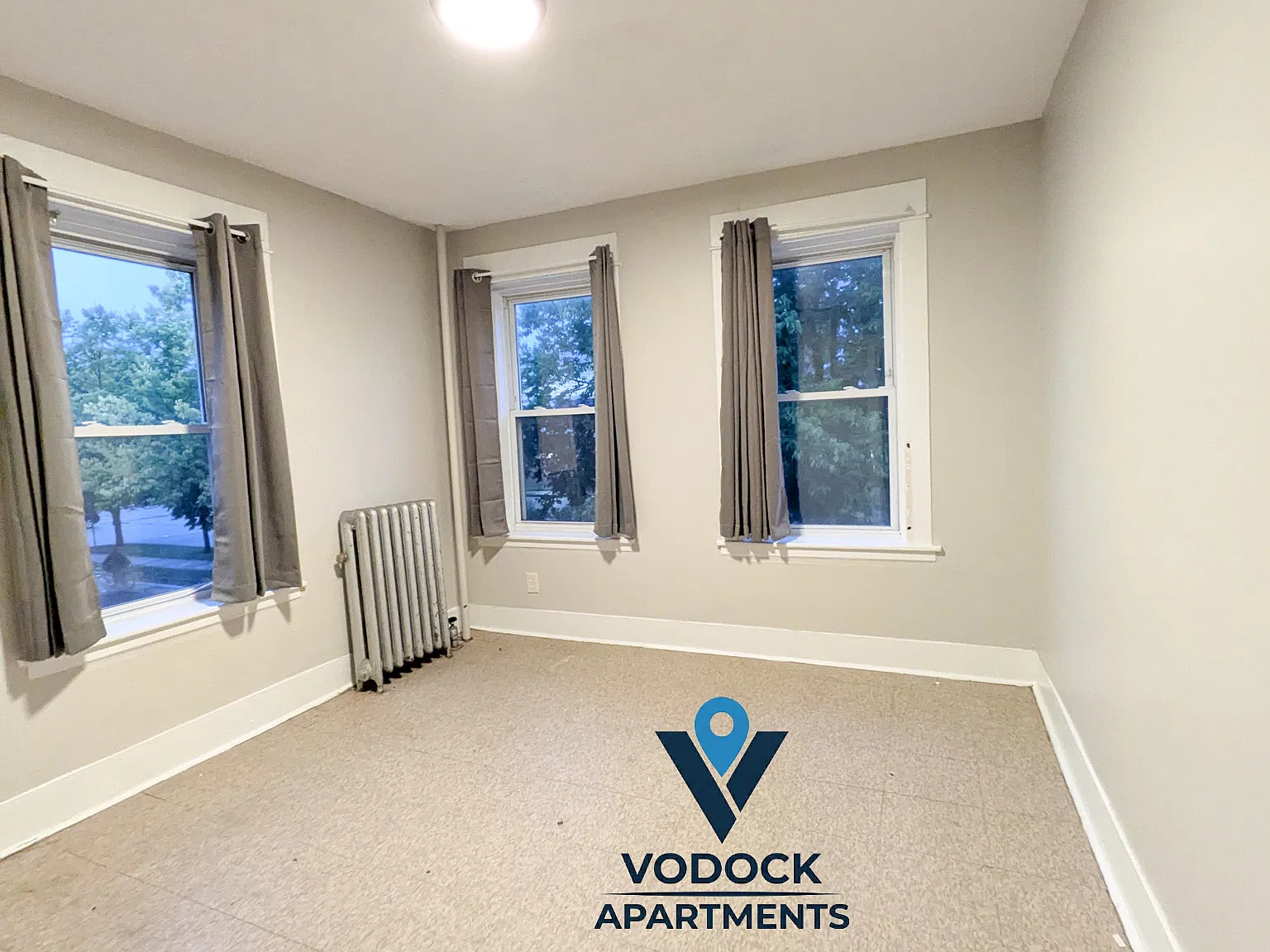 3 bed, 1000 sqft, $1,900 — Photo 3