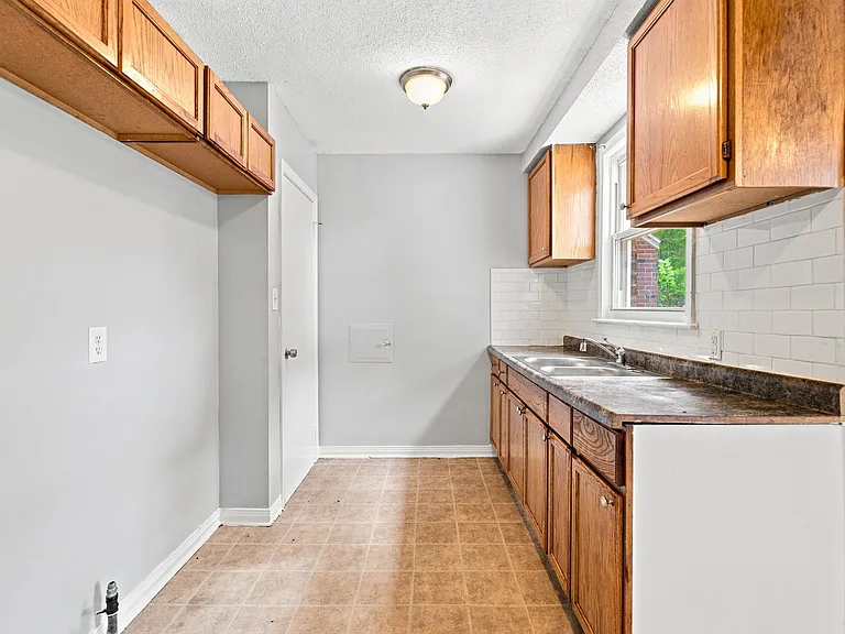 10462 Duprey St — Photo 13