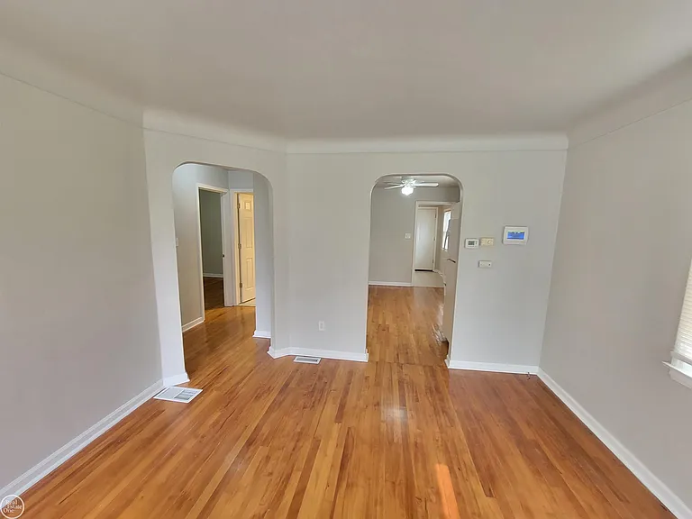 3657 Alvina Ave — Photo 6