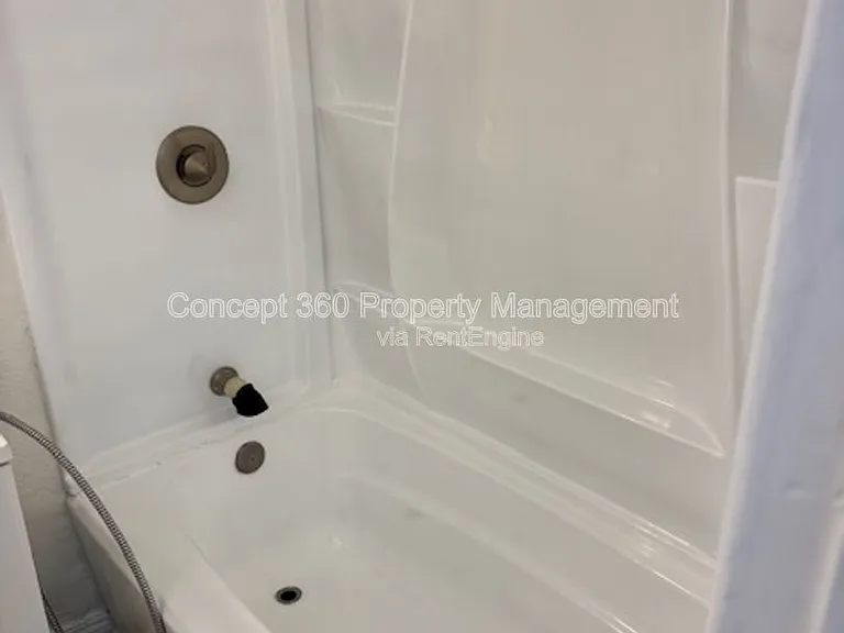 157 E Harcourt St — Photo 14
