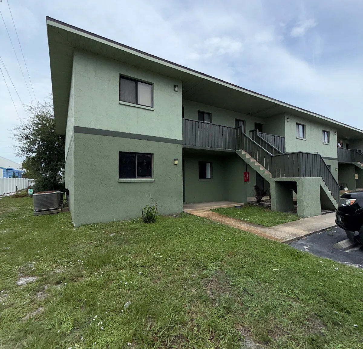 2 bed, 2.0 bath, 952 sqft, $1,300 — Photo 2