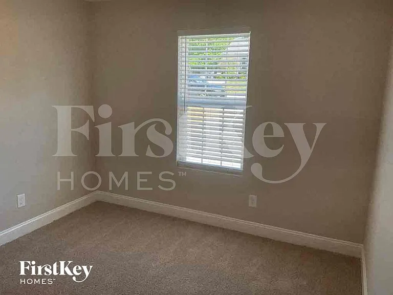 2047 Samantha Dr — Photo 17