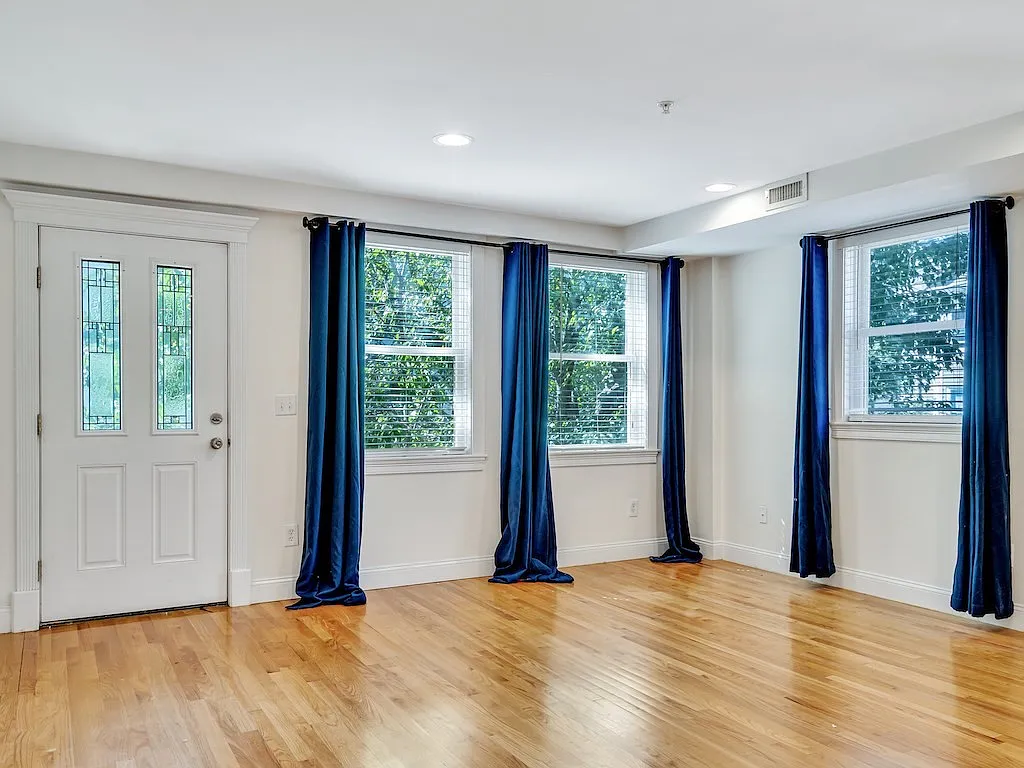 2 Sherman Ct — Photo 1