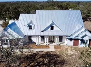 137 County Road 7866, Devine, TX 78016