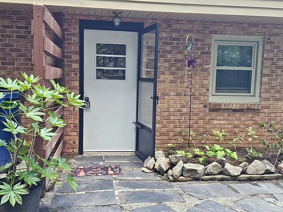 3rd image of 3212 Fairforest Pl #2