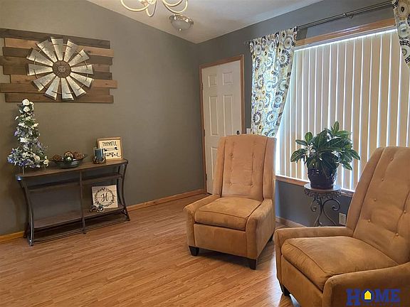 5th image of 1000 W Grassland Ln