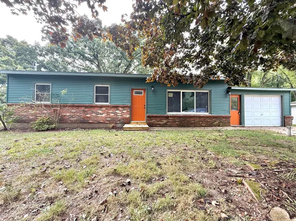 582 Hayes St, Holland, MI 49424