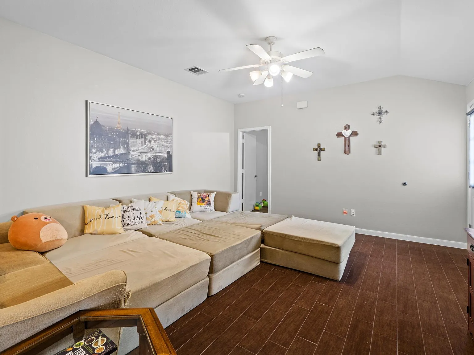 3 bed, 2.0 bath, 1082 sqft, $1,525 — Photo 4