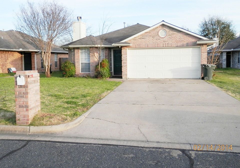 1st image of 804 Azalea Ct