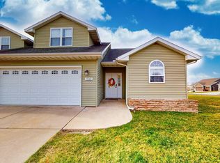 1130 Lawson St, Washington, IL 61571