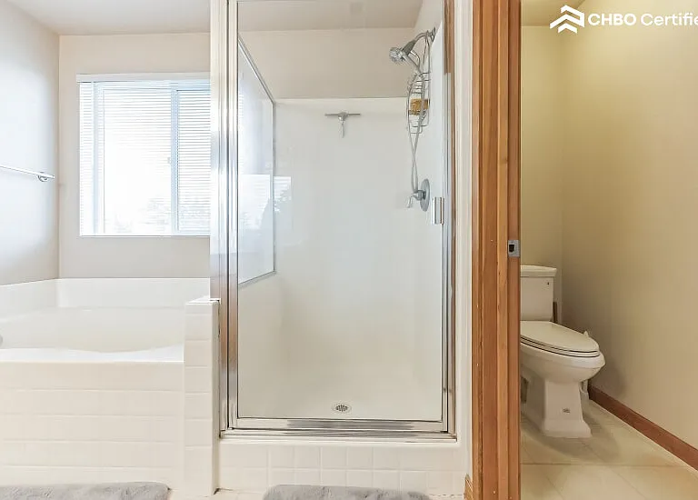 Master Full Bathroom