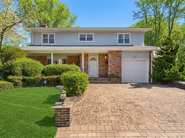 8 Cathy Lane, Great Neck, NY 11024