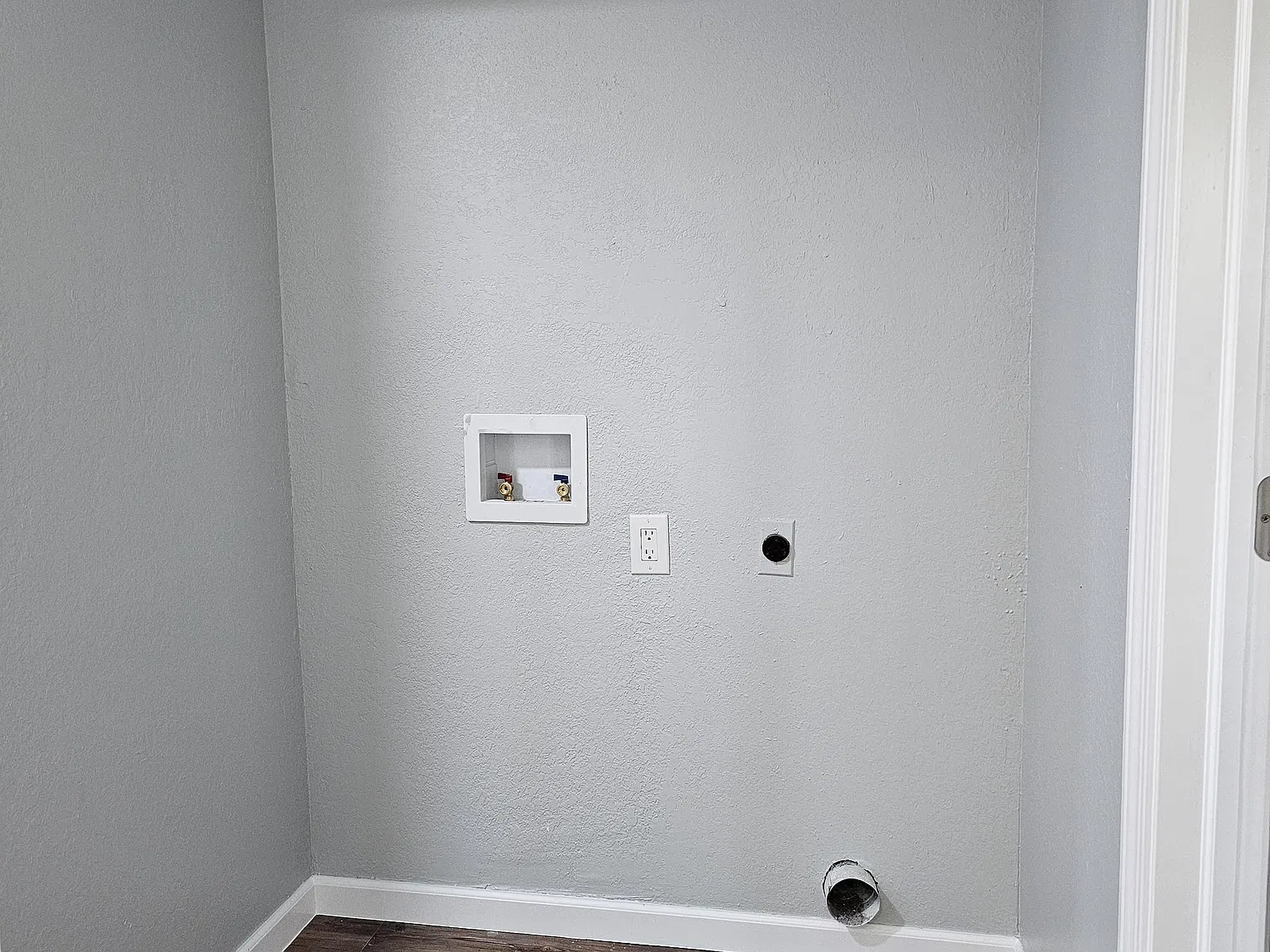 3 bed, 1436 sqft, $1,300 — Photo 2