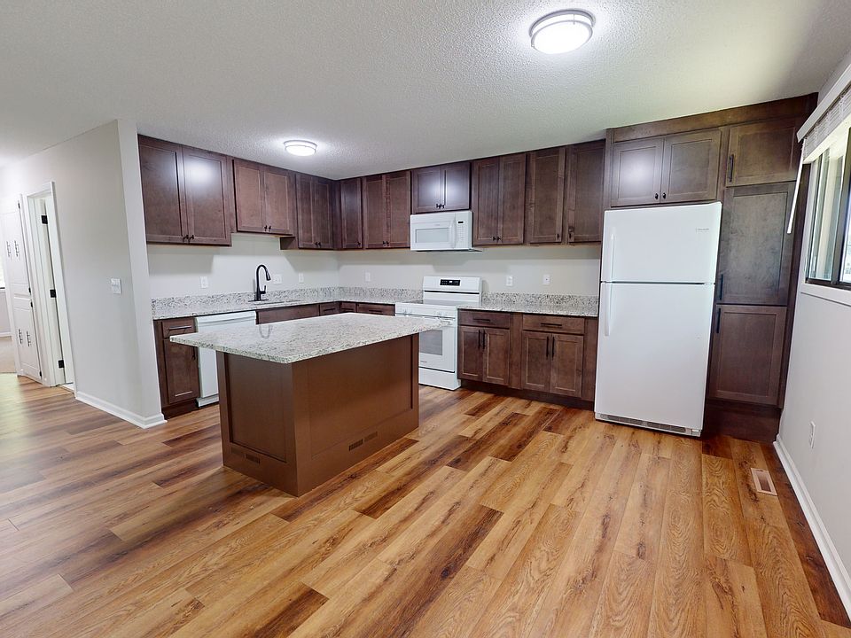 1st image of 2089 Bradley St