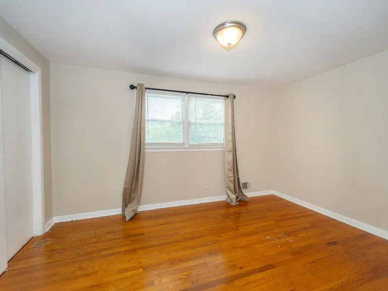 56 Corabelle Ave #2 — Photo 9