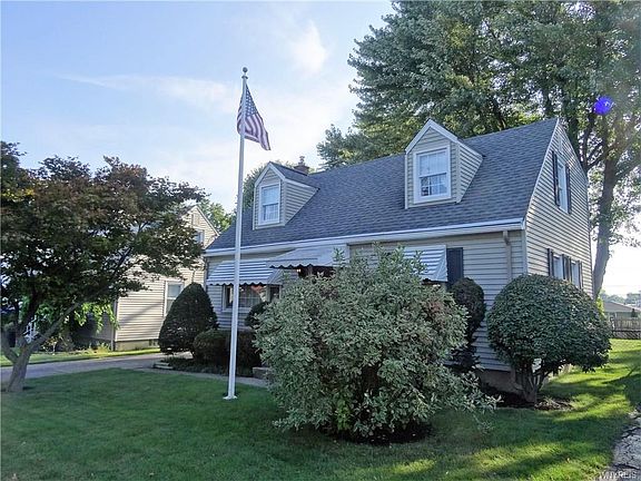 3rd image of 67 Yvonne Ave