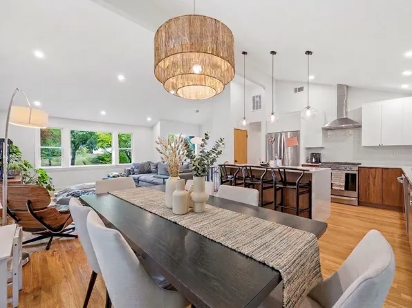 40 Sunset Hill Rd, West Roxbury, MA 02132