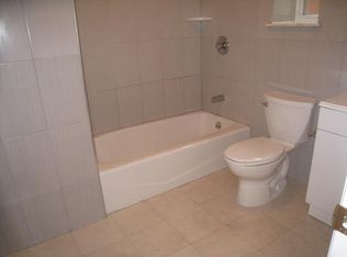 3255 Steinway St APT 2D, Astoria, NY 11103
